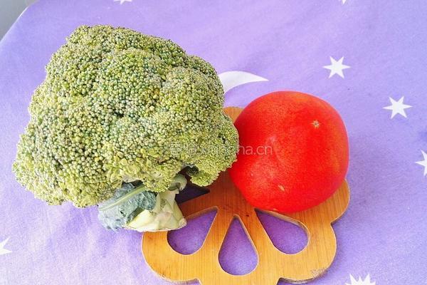 西红柿炒西兰花的做法图解1