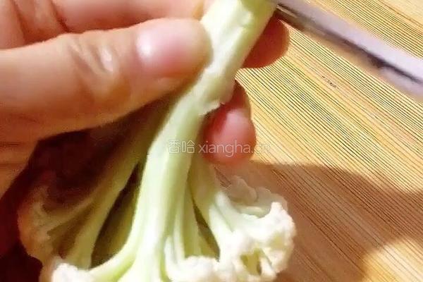 辣味菜花的做法图解3