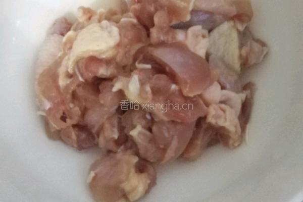 大葱炒鸡腿的做法图解2