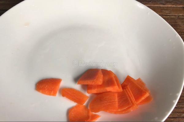 青椒炒香菇的做法图解3