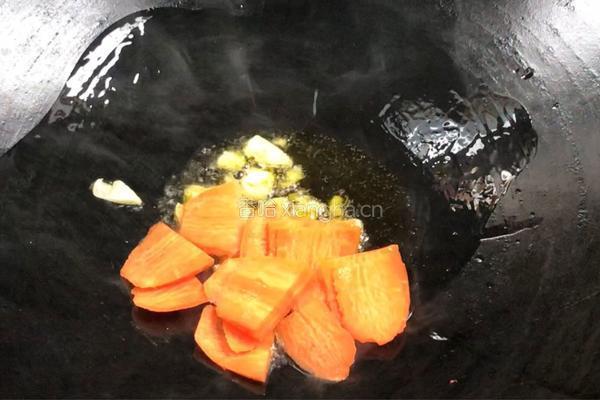 青椒炒香菇的做法图解8