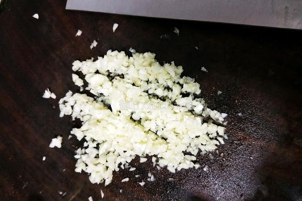 蒜泥拍黄瓜的做法图解3