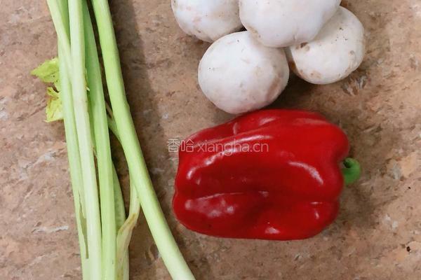 蘑菇炒肉片的做法图解1