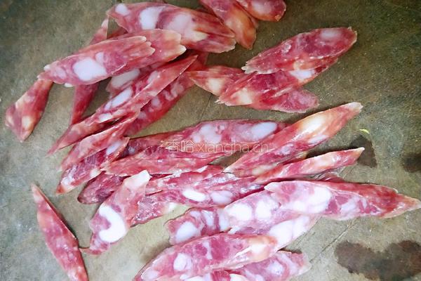 芹菜炒广肠的做法图解3