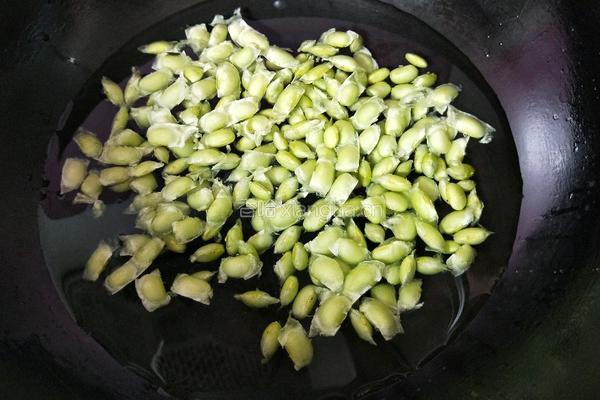 毛豆炒丝瓜的做法图解4