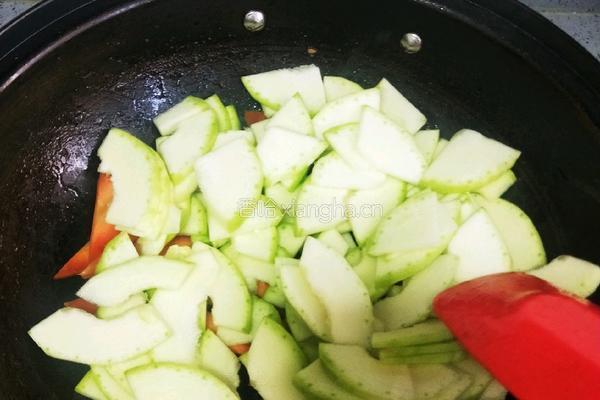 西葫芦炒肉片的做法图解17