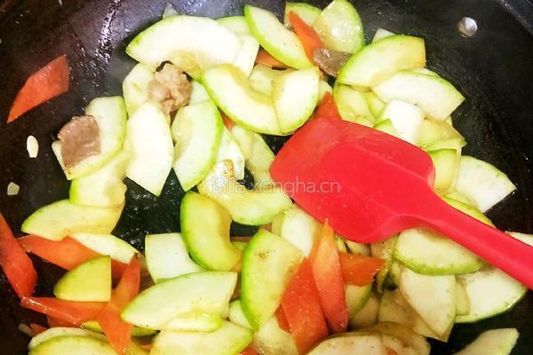 西葫芦炒肉片的做法图解22