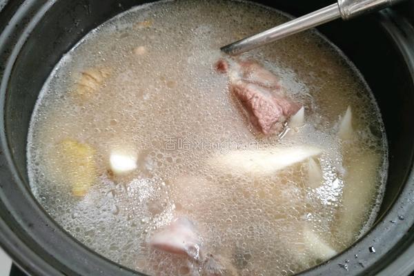 山药花生筒骨汤的做法图解12
