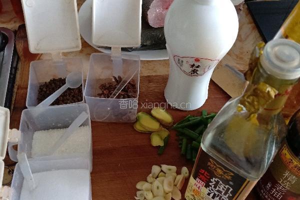 家炖鲤鱼的做法图解1