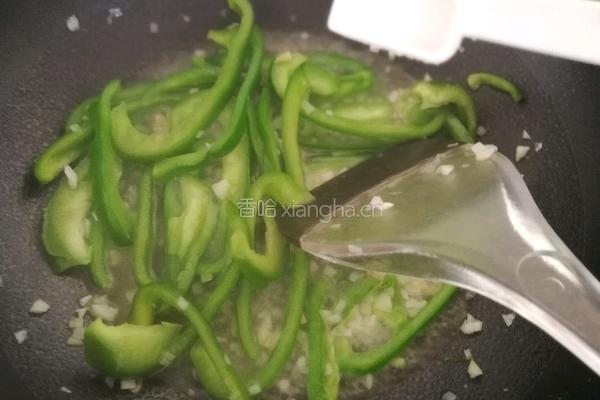 青椒炒鸡胸肉和贝贝南瓜的做法图解13