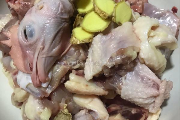 飘香辣子鸡的做法图解1