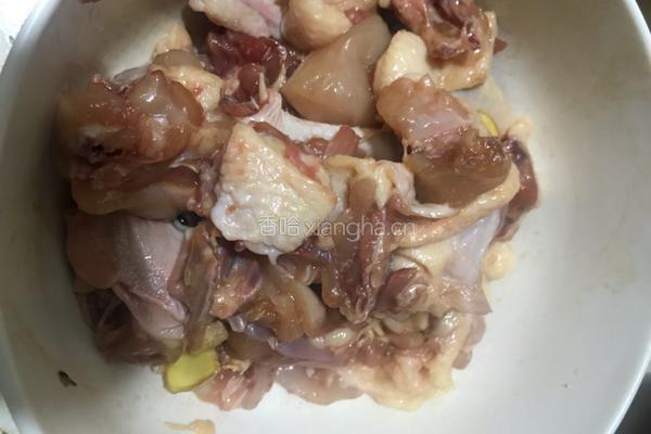 飘香辣子鸡的做法图解2