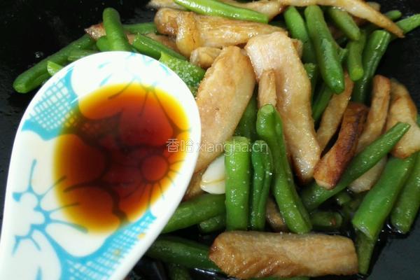 猪颈肉炒四季豆的做法图解8