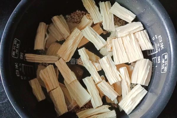 腐竹薏米甜汤的做法图解3