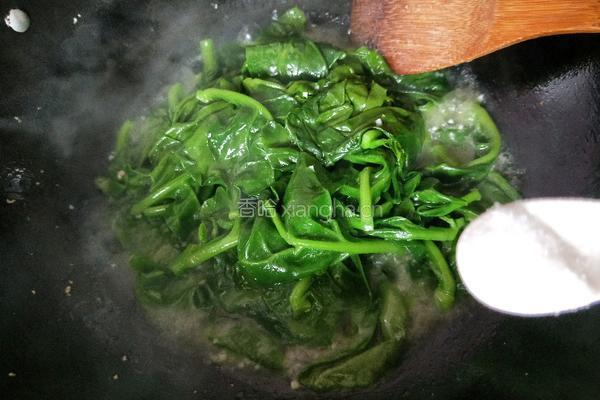 蒜末炒紫角菜的做法图解5