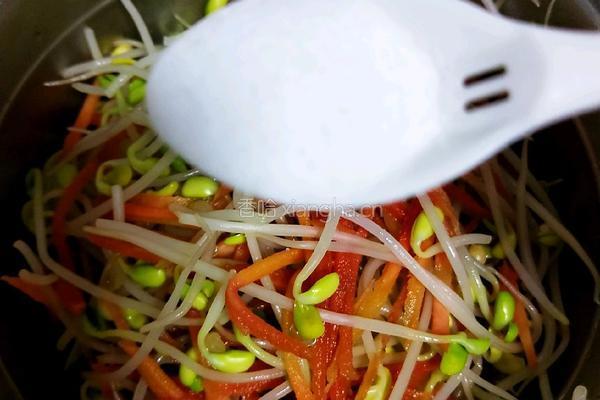 凉拌黄豆芽的做法图解8