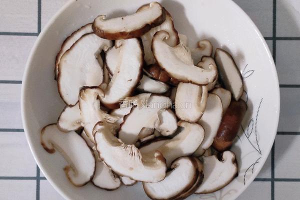 青菜炒瘦肉的做法图解3