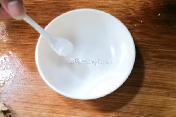苦瓜炒鱿鱼的做法图解5