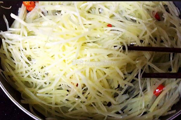酸辣青椒土豆丝的做法图解10