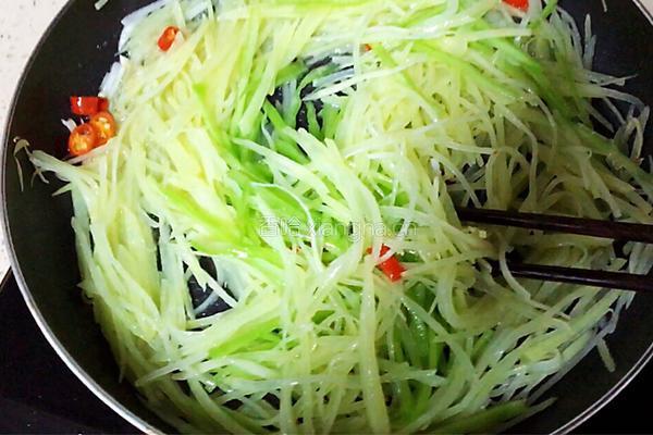 酸辣青椒土豆丝的做法图解11