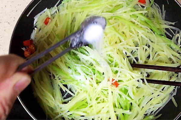 酸辣青椒土豆丝的做法图解12