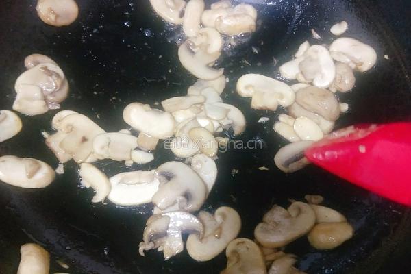 口蘑炒青菜的做法图解6