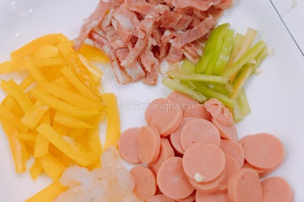 虾仁培根火腿披萨的做法图解1