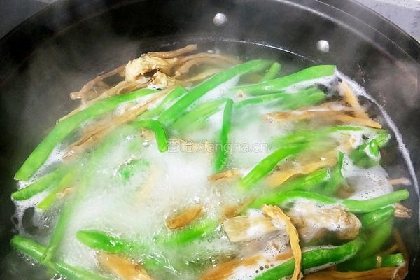 笋干烧豆角的做法图解9