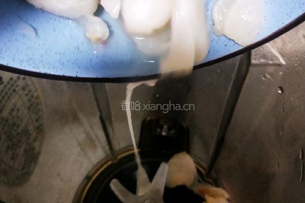 荔枝奶昔的做法图解3