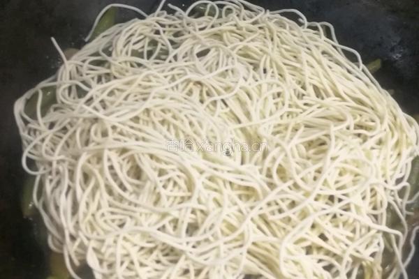 排骨炖豆角焖面的做法图解14