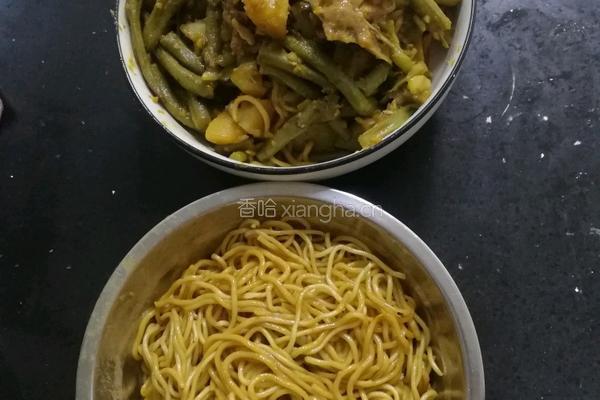排骨炖豆角焖面的做法图解15