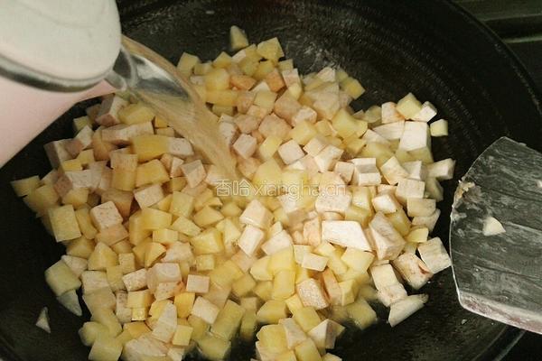 芋头炒土豆地瓜的做法图解8