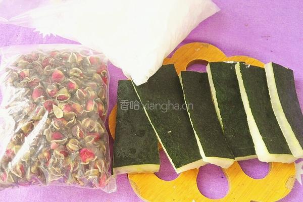 冬瓜皮玫瑰花茶的做法图解1