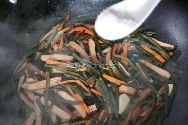 海带丝炒豆腐干的做法图解9