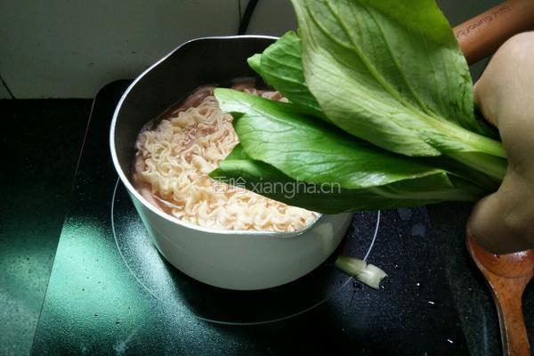 火腿肠鸡蛋青菜面的做法图解8