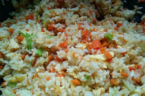 胡萝卜芹香蛋炒饭的做法图解11