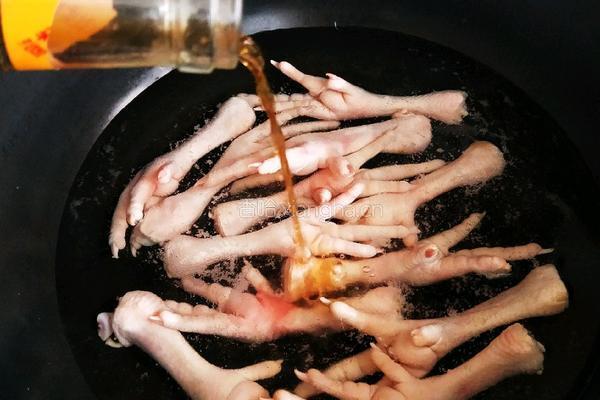 卤鸡爪的做法图解3