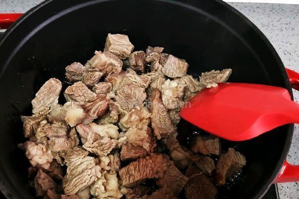 土豆烧牛腩的做法图解10