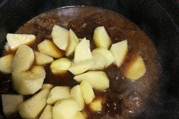 土豆烧牛腩的做法图解28