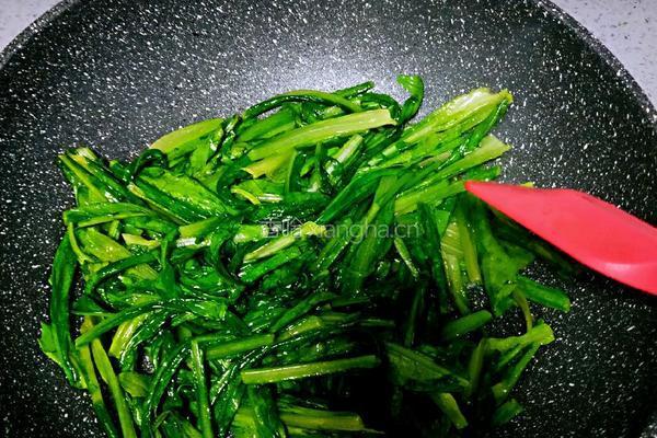 清炒油麦菜的做法图解6