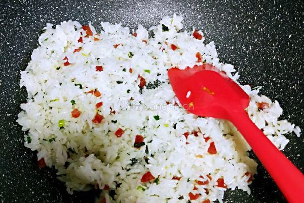 广式腊肠肠炒饭的做法图解8