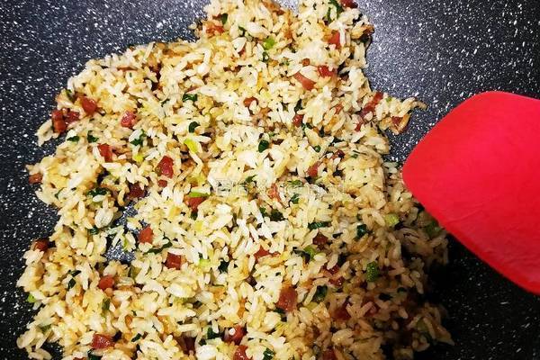 广式腊肠肠炒饭的做法图解12