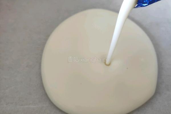 炒酸奶的做法图解2
