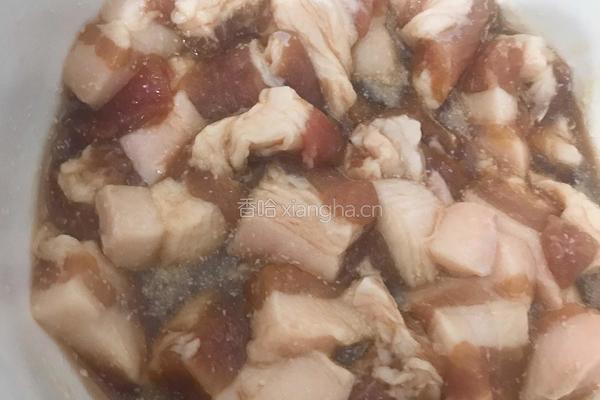 广式四角咸肉粽的做法图解3