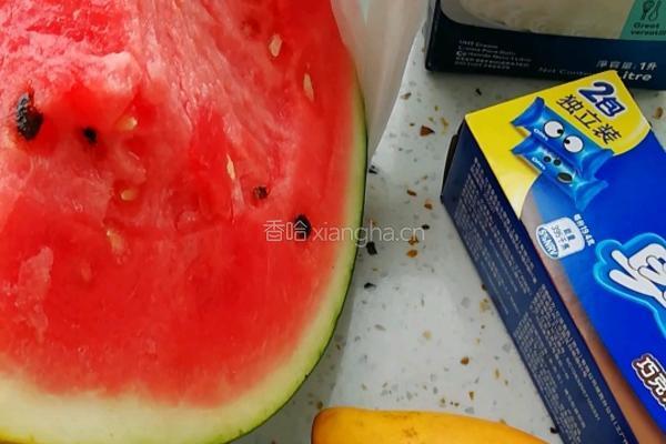西瓜芒果奥利奥奶油蛋糕的做法图解1