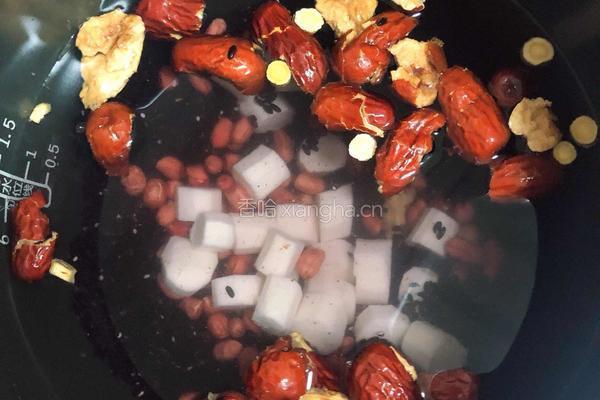 山药黑米药膳粥（补血补气）的做法图解5