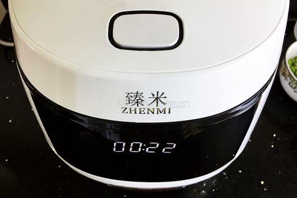 杏鲍菇腊肠焖饭的做法图解10