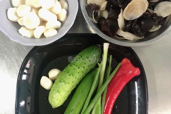 双耳脆炒马蹄的做法图解1