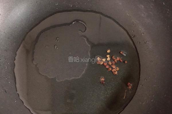 双耳脆炒马蹄的做法图解3
