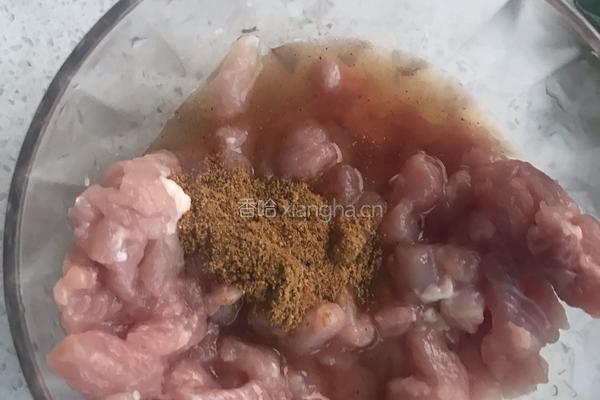 茄子炖土豆的做法图解1